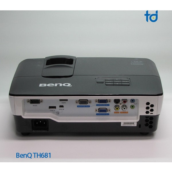 2-may chieu cu BenQ TH681